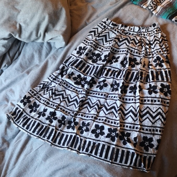 Vintage midi skirt